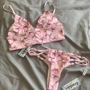 Frankie’s Bikinis Lala Set Sakura